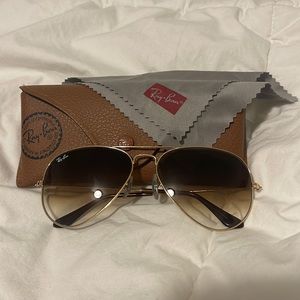 Ray Ban Aviator gradient lens sunglasses